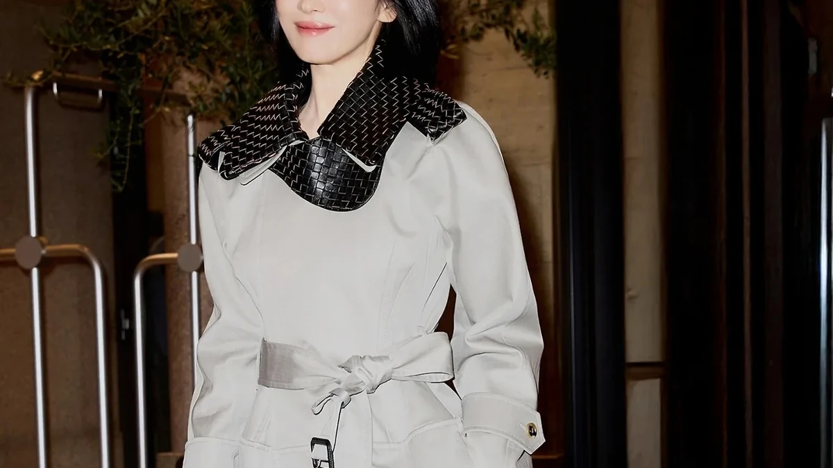 Song Hye Kyo với tóc bob đen. Ảnh: Instagram @jaylim1.