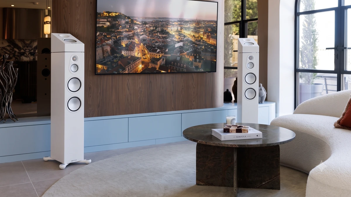 Cặp loa cột Monitor Audio Silver 8G trình diễn âm thanh Hi-Fi đỉnh cao trong không gian phòng khách