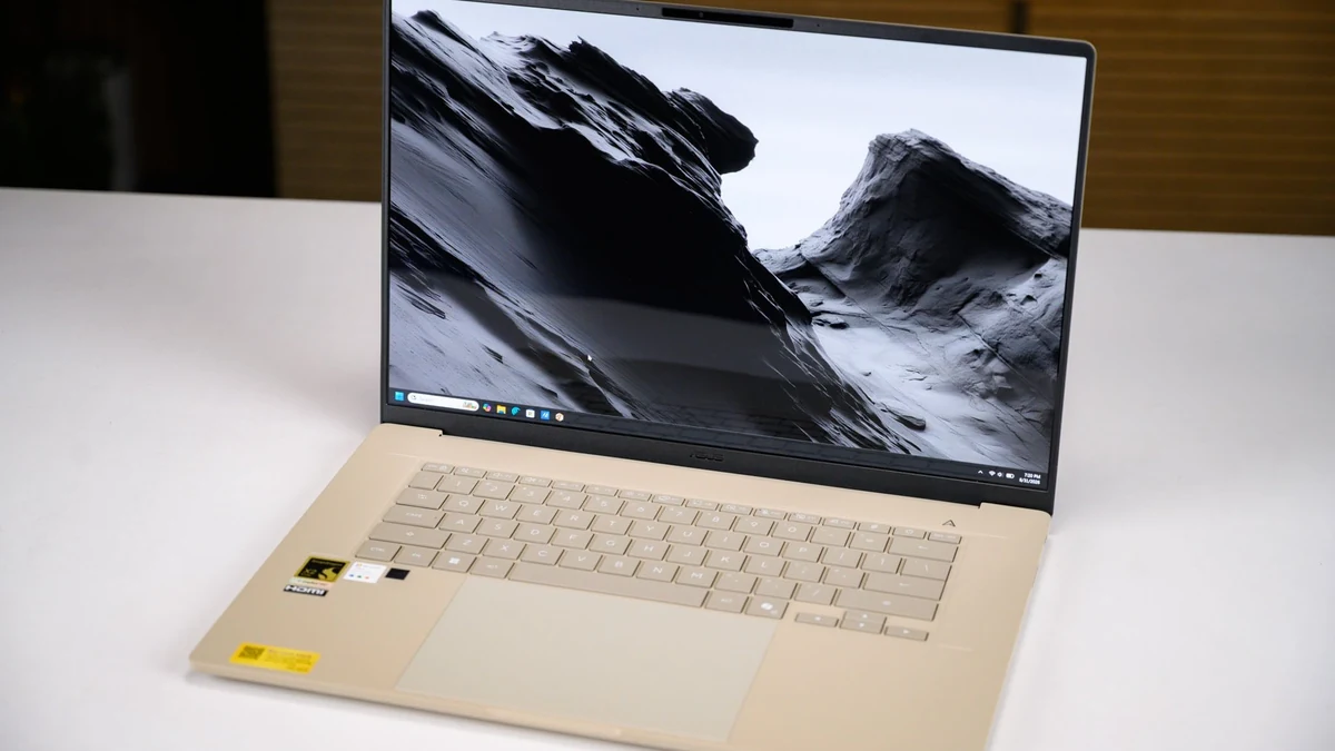 Đánh giá ASUS Zenbook A16: Chip mạnh nhất của Qualcomm trên laptop vẫn bị phần mềm kìm hãm