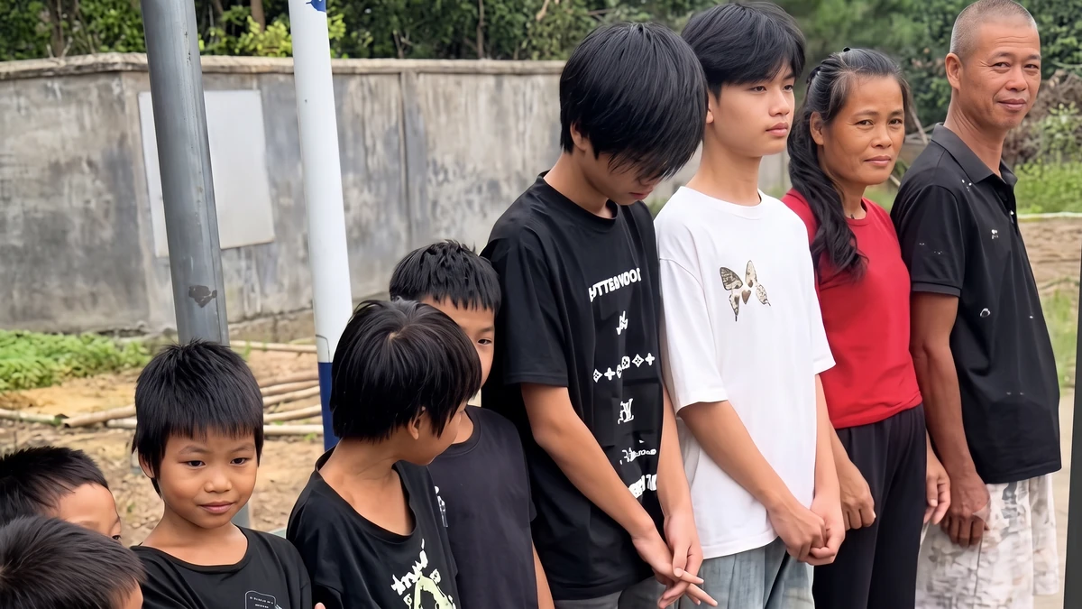 Vợ chồng nông dân sinh 13 con để chống cô đơn
