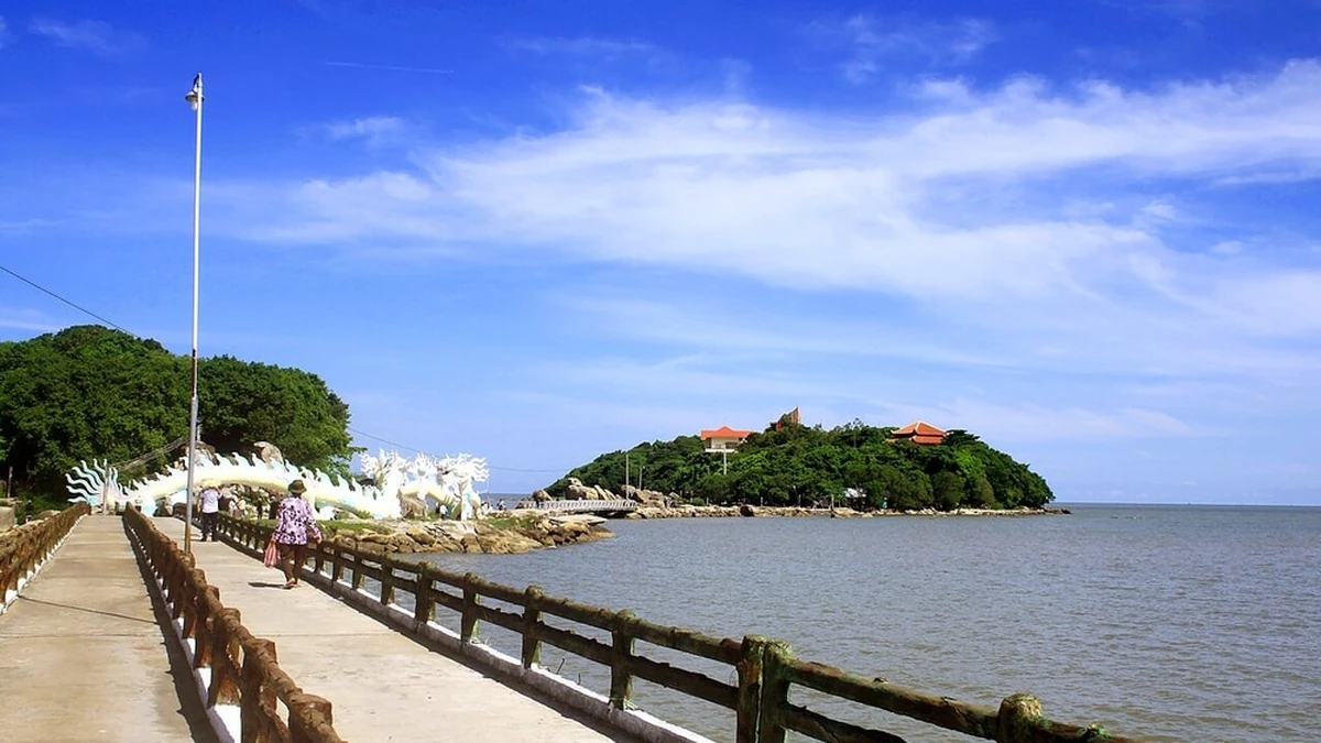 Khu Du Lịch Hòn Đá Bạc - Tuyệt Tác Của Đá Và Biển
