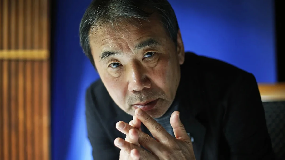 Haruki Murakami sinh năm 1949, là một trong những nhà văn Nhật Bản có sức ảnh hưởng quốc tế lớn của văn học đương đại. (Ảnh: IMDb)