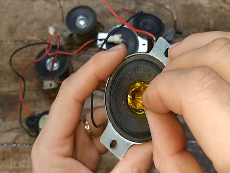 Cách kéo màng loa bị lõm, móp
