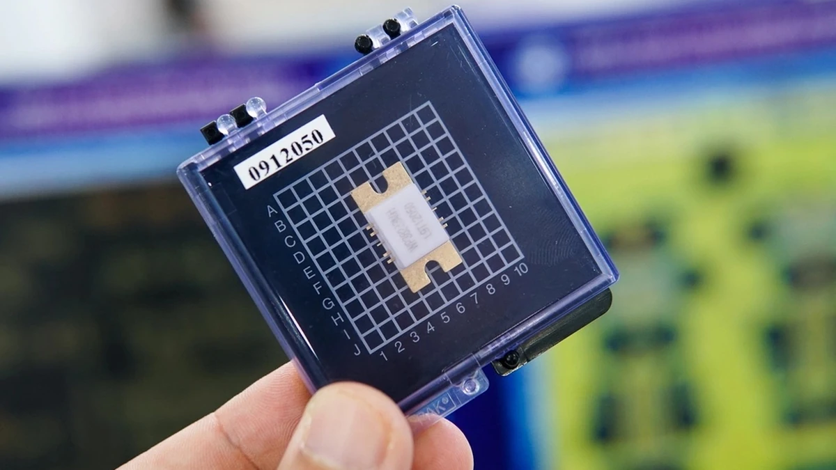 Một mẫu chip do Việt Nam thiết kế và trưng bày tại sự kiện đổi mới sáng tạo tháng 10/2023. Ảnh:Lưu Quý