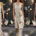 Đánh giá bộ sưu tập Louis Vuitton Xuân Hè 2027: Khi thời trang định nghĩa lại khái niệm công thái học