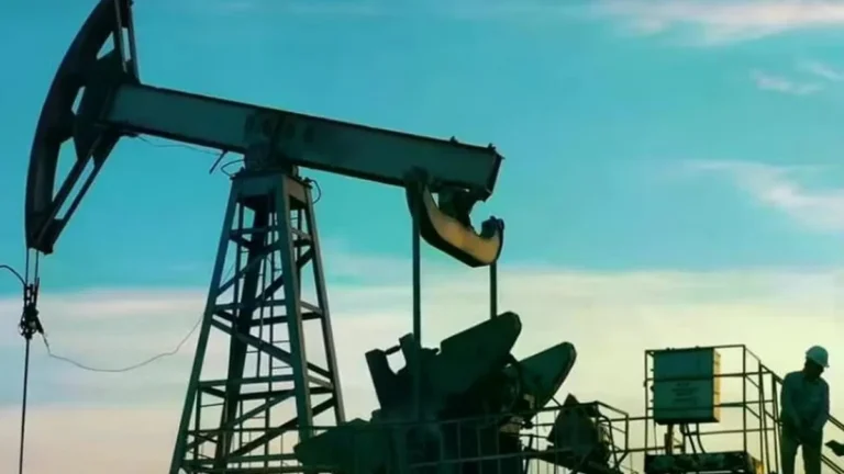 Giá dầu thô Nga đạt mức cao nhất trong 13 năm trên thị trường toàn cầu