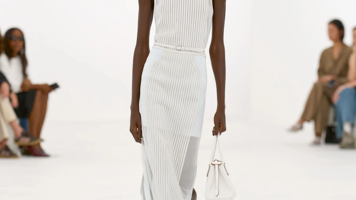 Look 03. Ảnh: Filippo Fior for Hermès