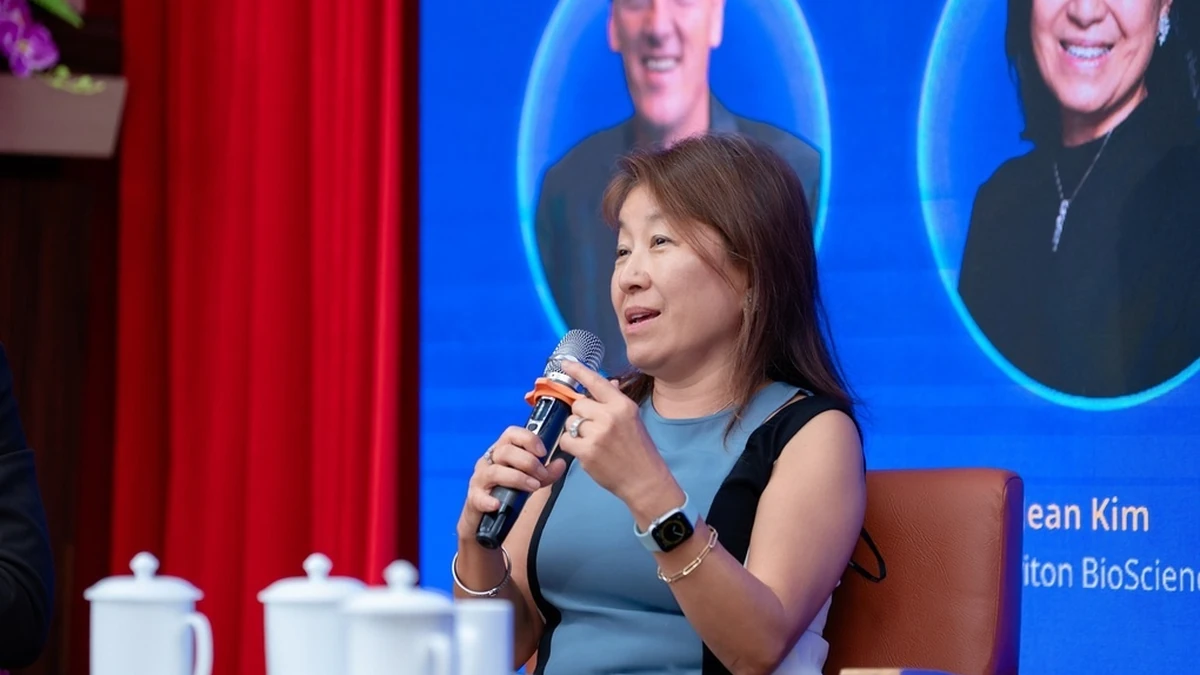 TS. Jean Kim chia sẻ tại sự kiện InnovaConnect ở Đà Nẵng. Ảnh:VFP