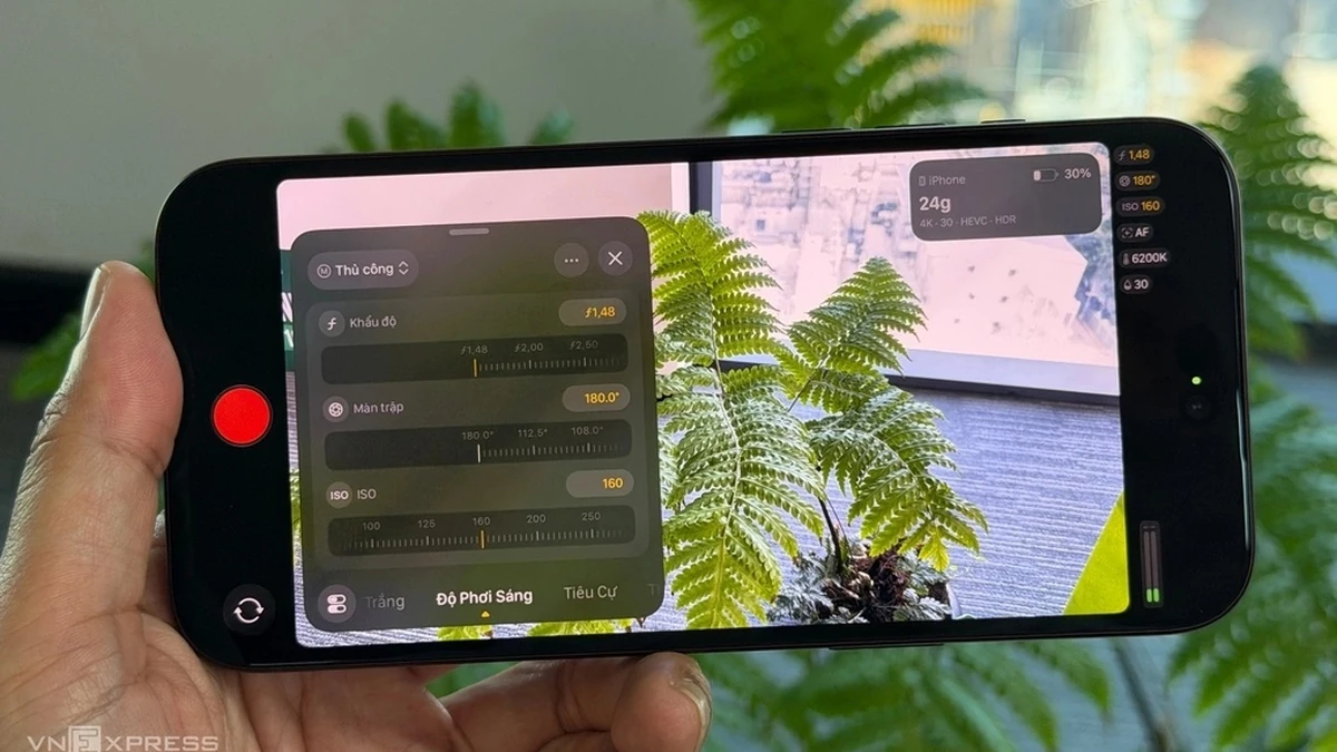 Thay đổi giá trị của tam giác phơi sáng trên iPhone 18 Pro Max với Final Cut Camera. Ảnh:Tuấn Hưng