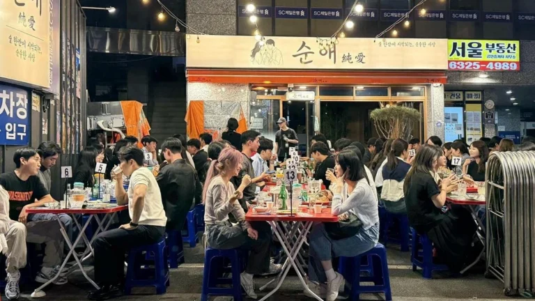 Khám phá văn hóa nhậu vỉa hè Hàn Quốc: Trải nghiệm Yajang độc đáo giữa lòng Seoul