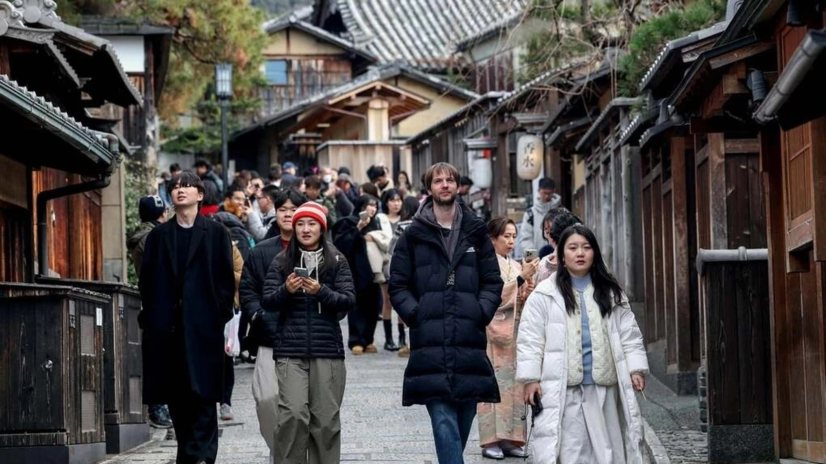 Khách quốc tế tham quan Kyoto, Nhật Bản. Ảnh:AFP