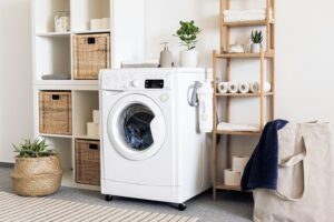 Nên mua máy giặt cửa trước hay cửa trên cho gia đình 4-6 người?
